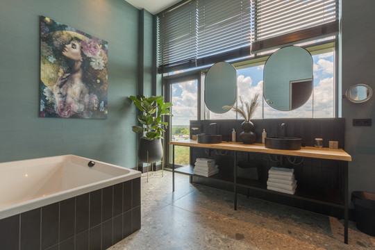 Bubble Bath Penthouse Vita