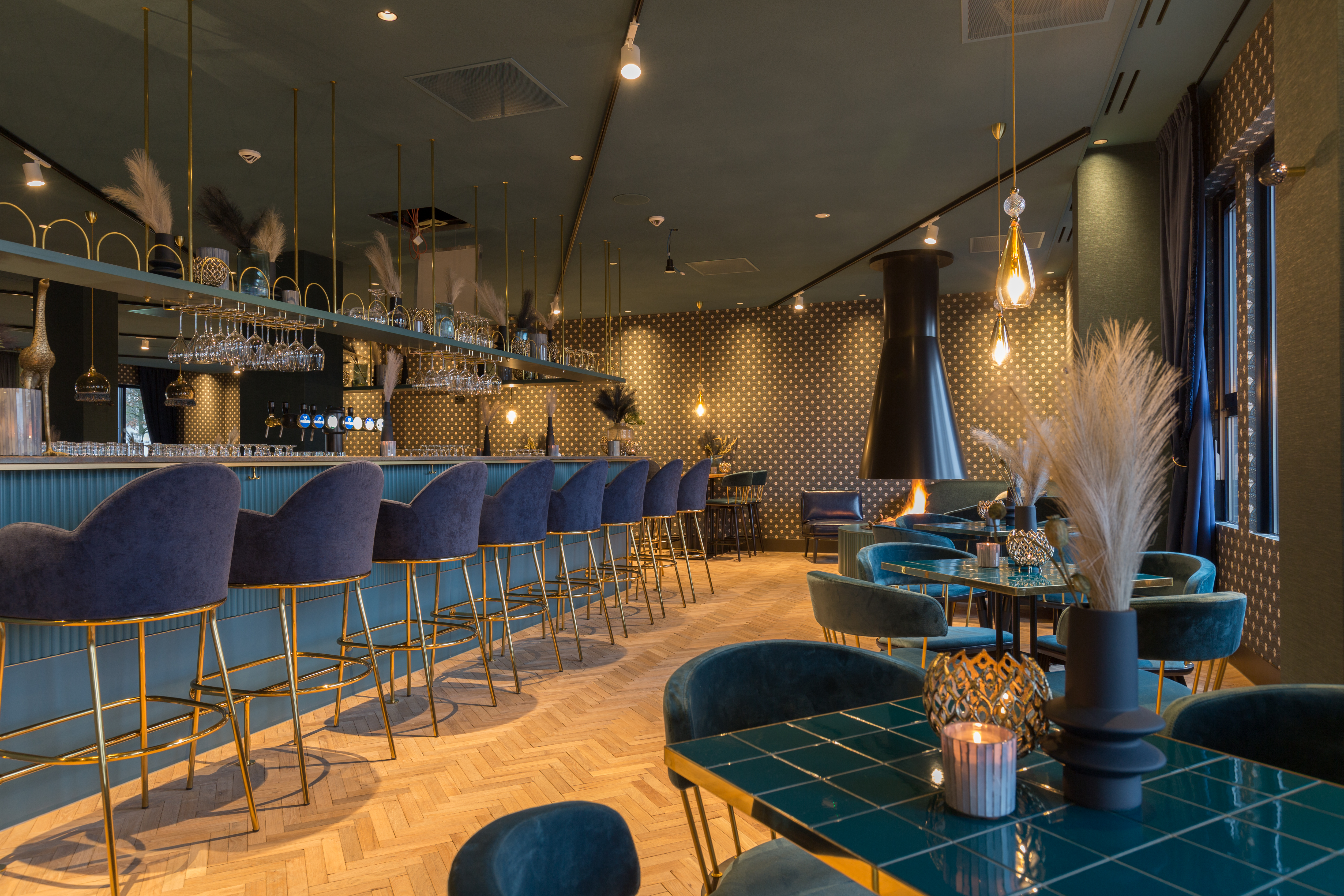 Enjoy a drink in Bar Ello | Hotel Venlo